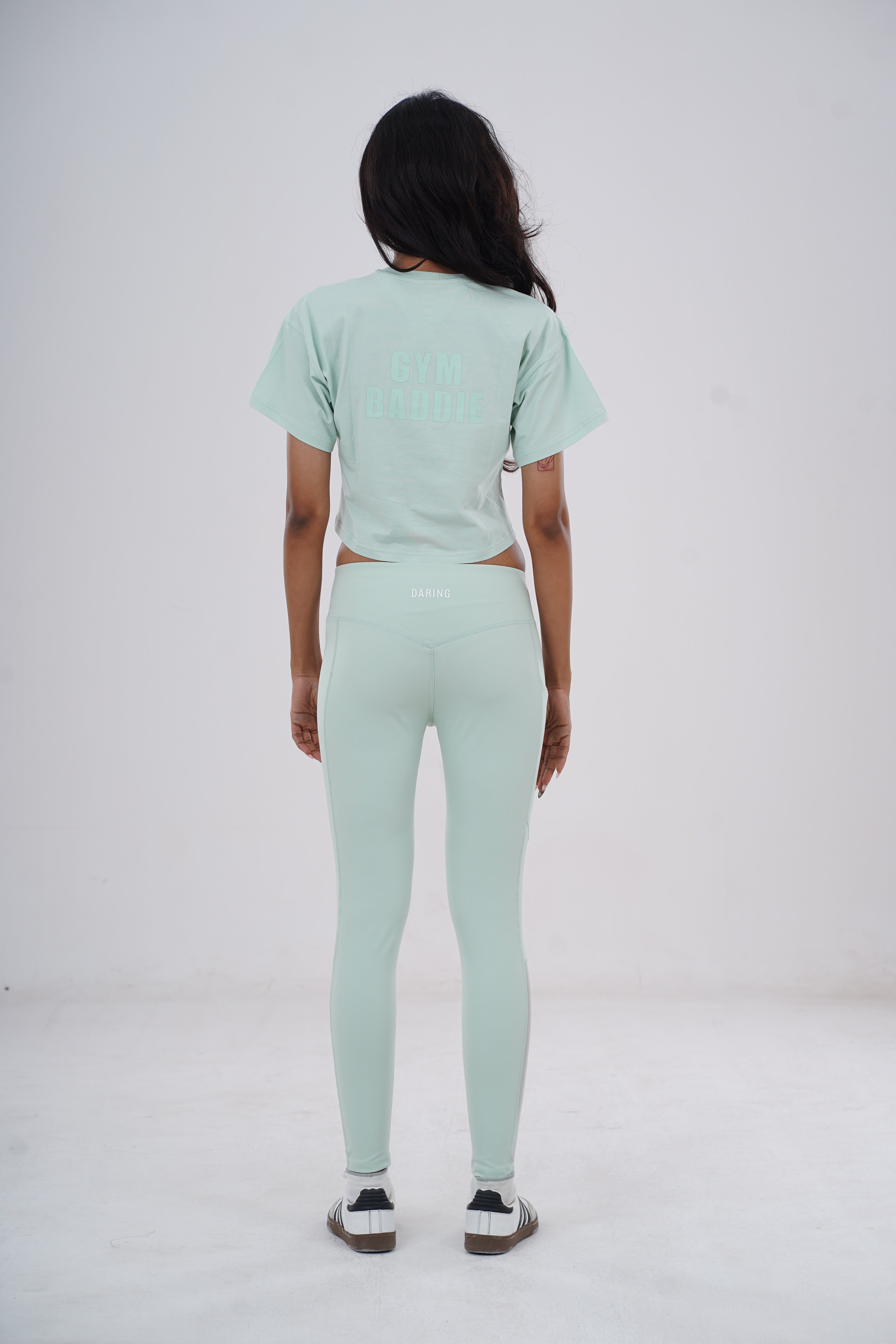 GYM BADDIE CROPPED TEE