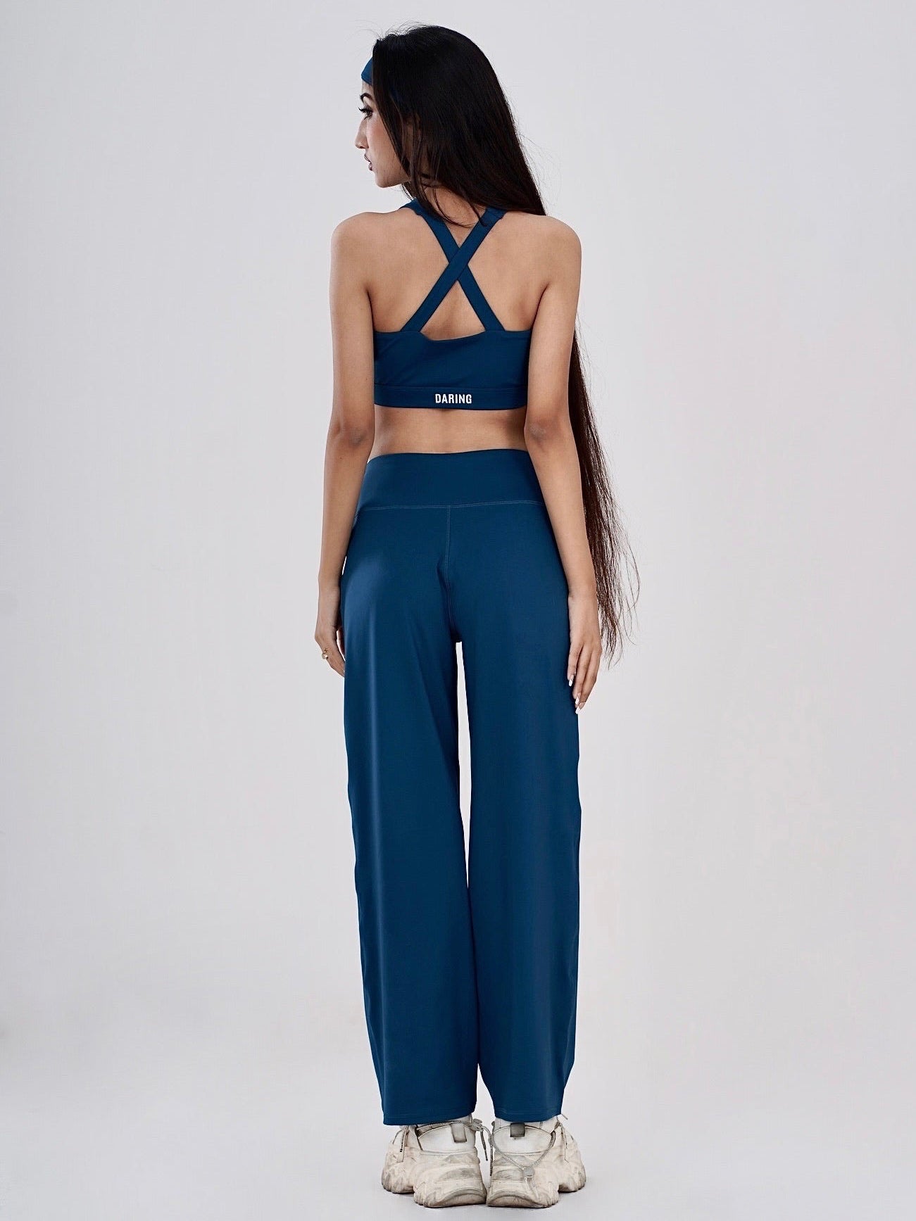 GAIA ZIP-FRONT BRA