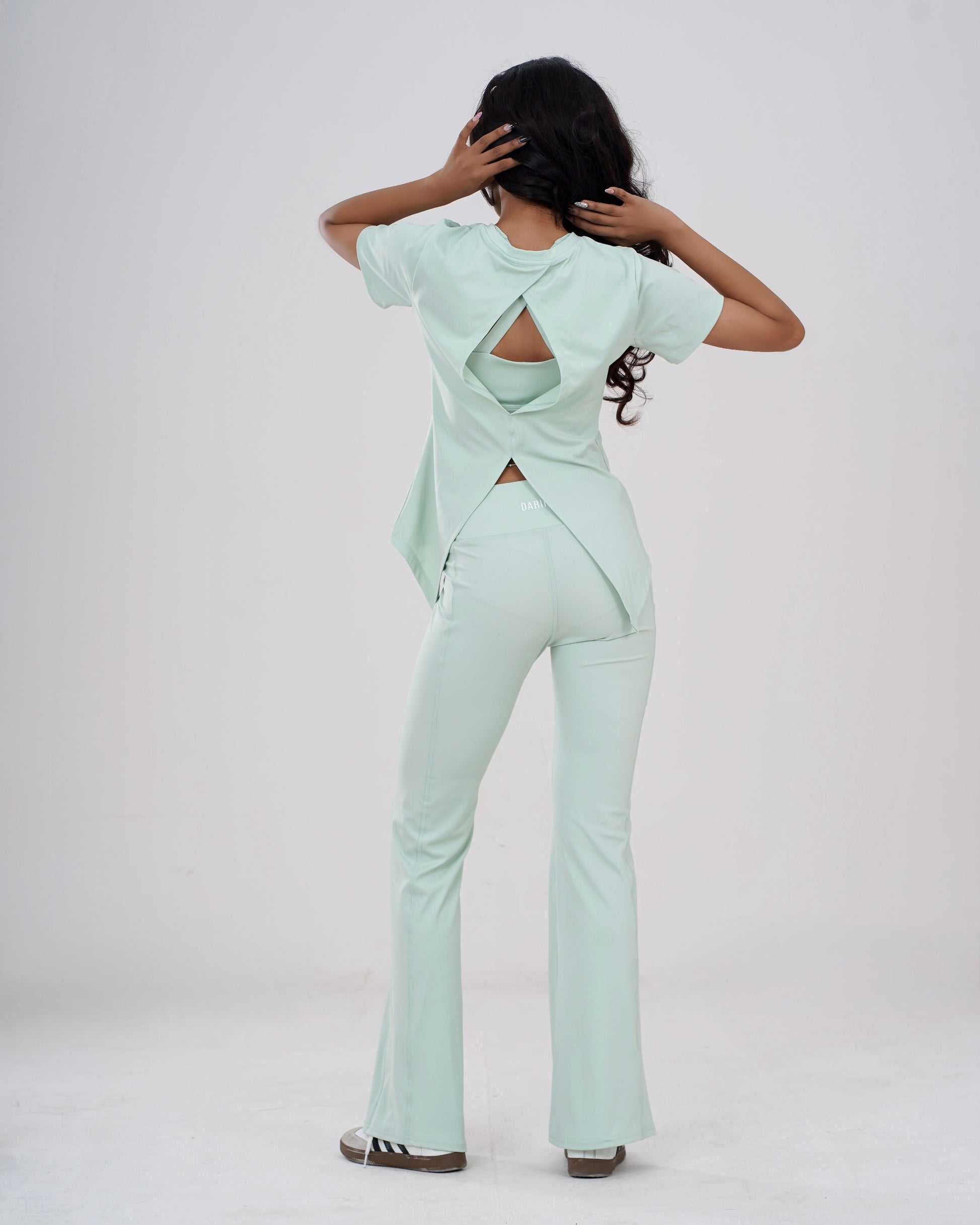 GAIA BACK KEYHOLE TOP