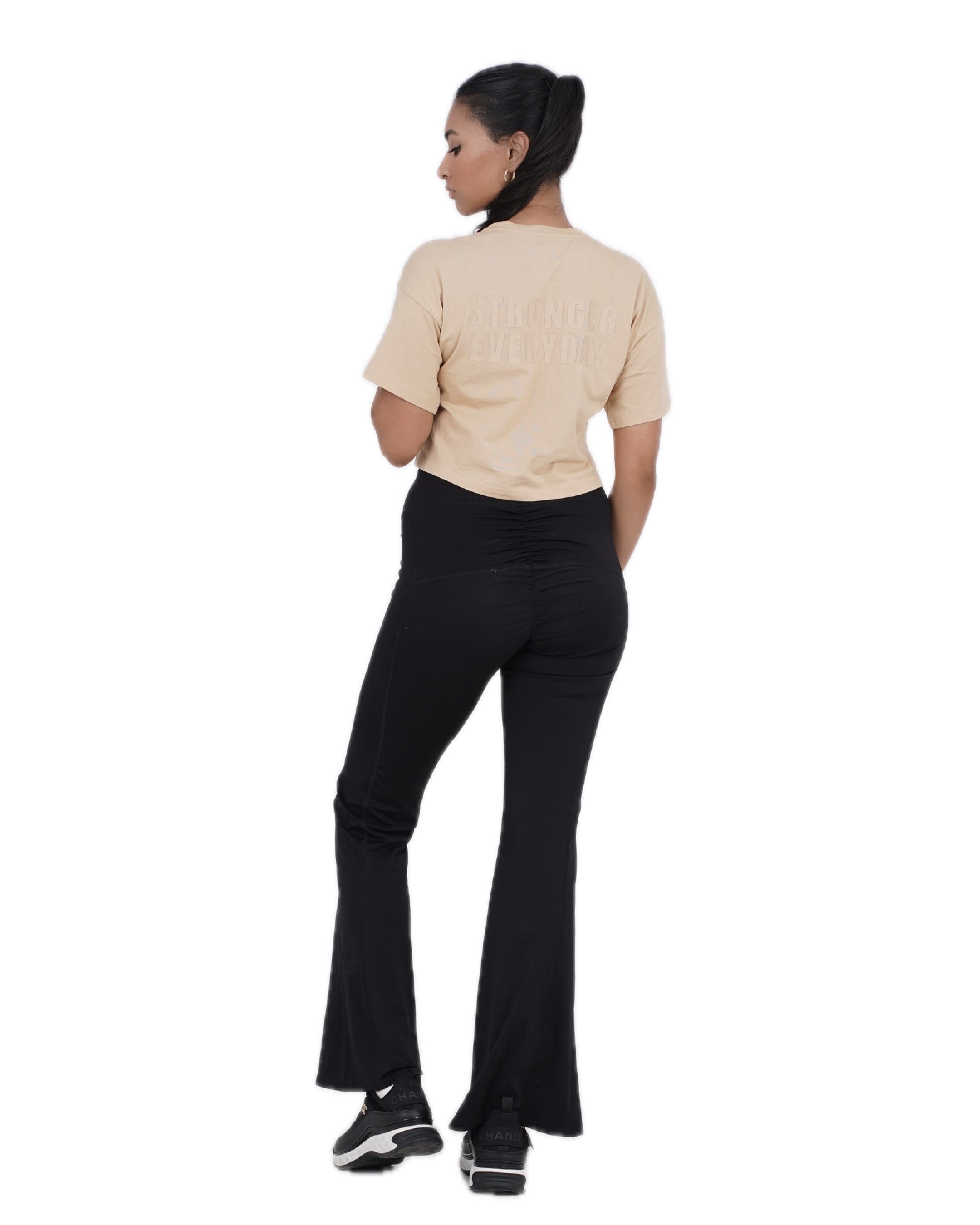 STRONGER EVERYDAY CROPPED TEE