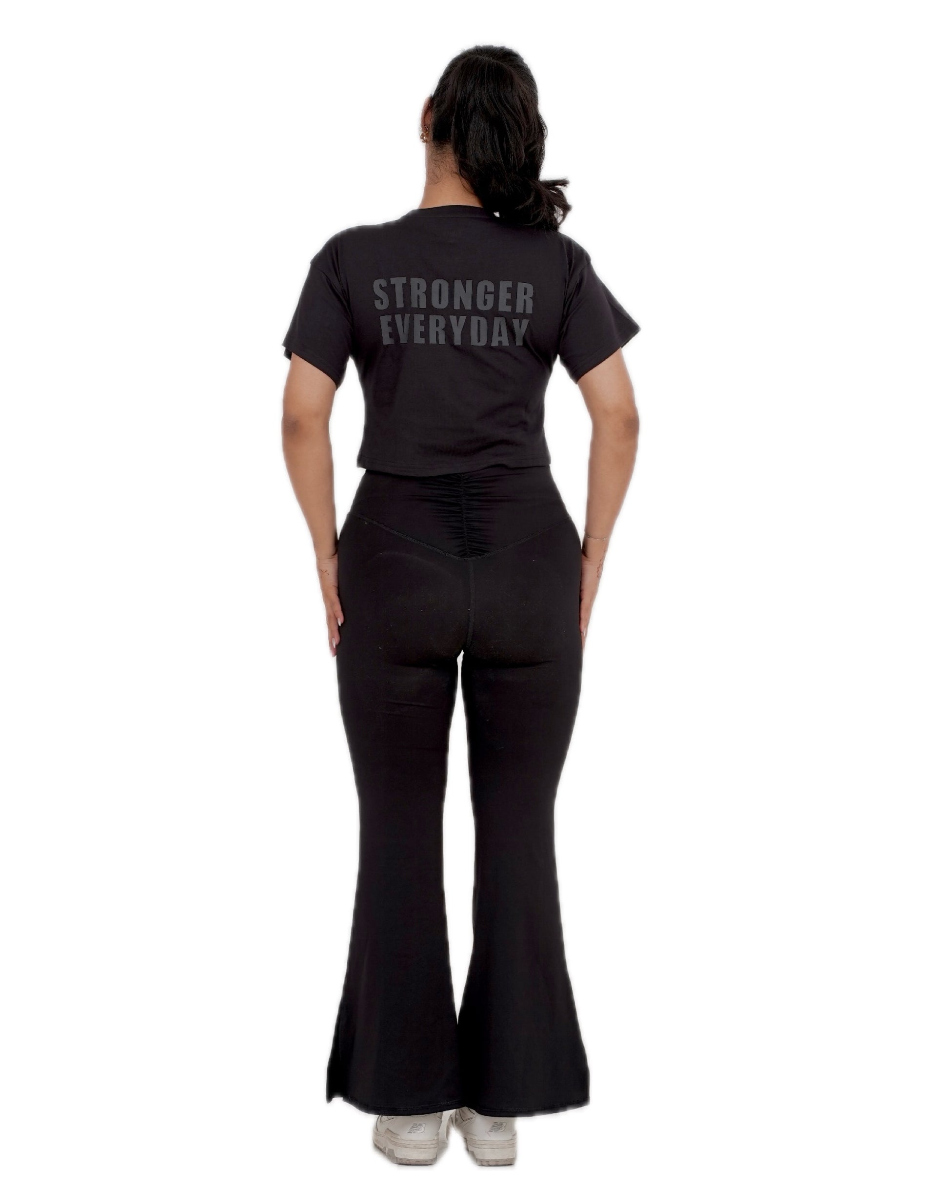STRONGER EVERYDAY CROPPED TEE