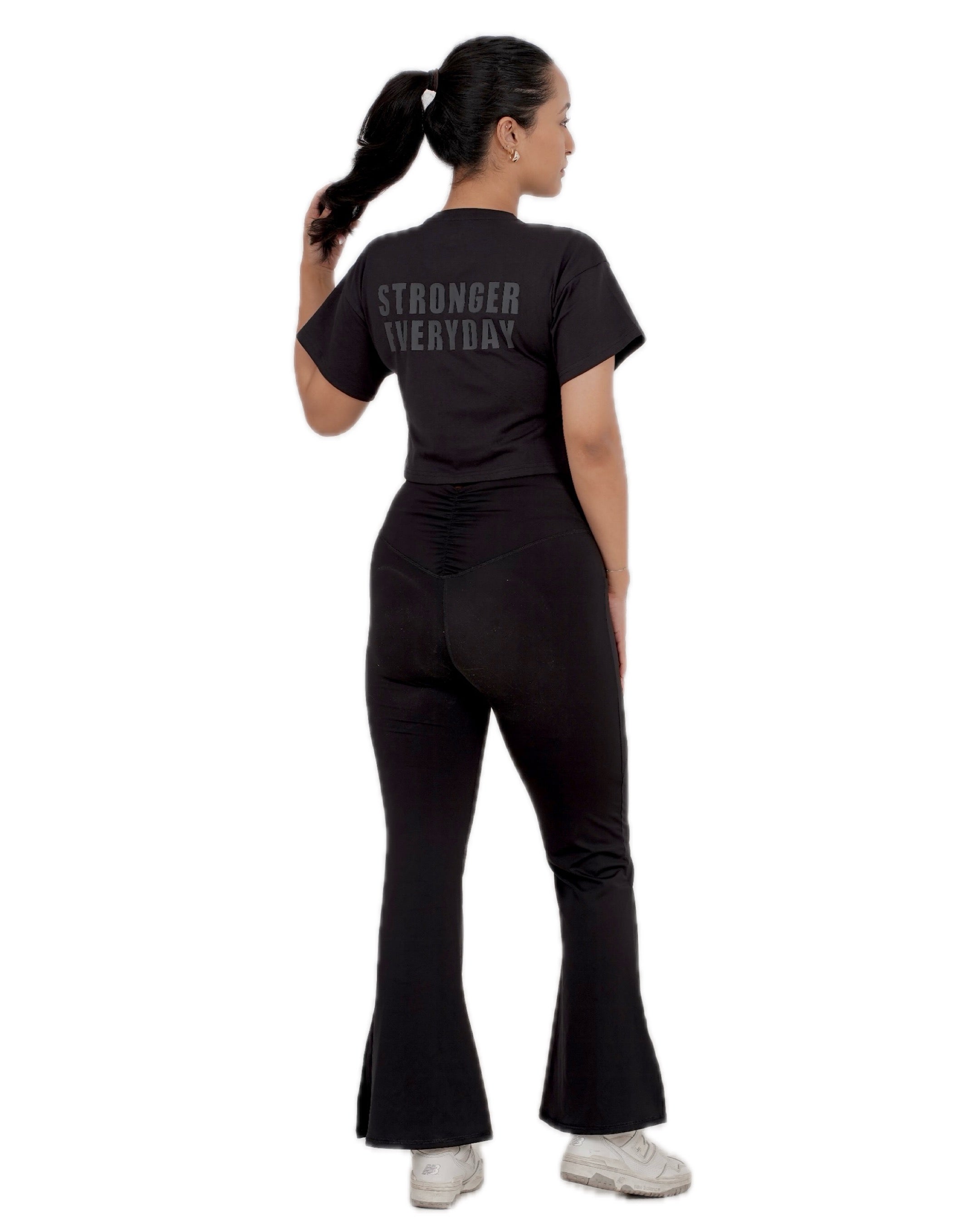 STRONGER EVERYDAY CROPPED TEE