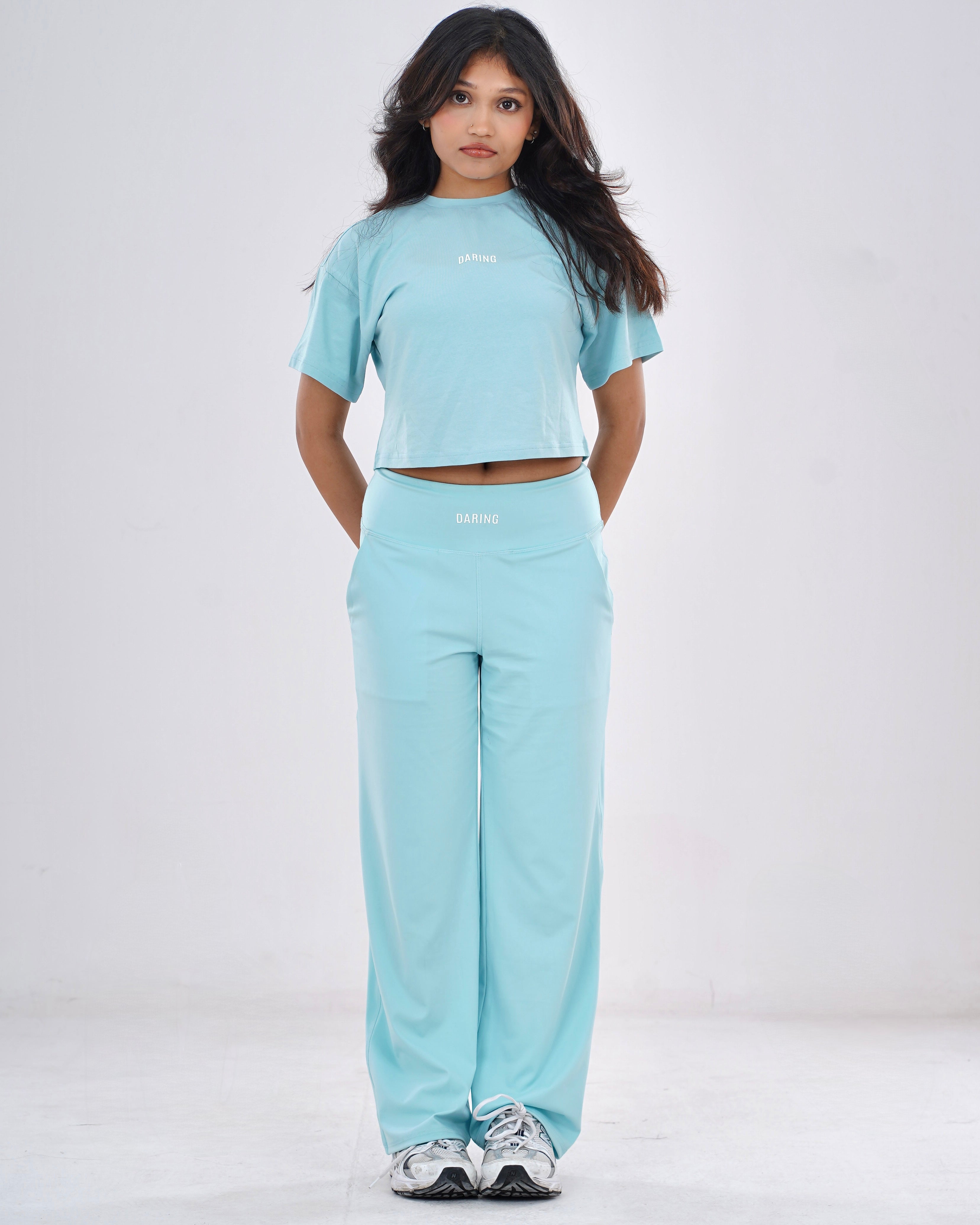 GYM BADDIE CROPPED TEE